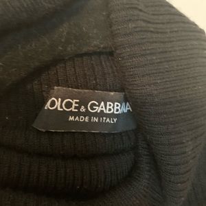 Dolce & Gabbana sleeveless. turtleneck swtr